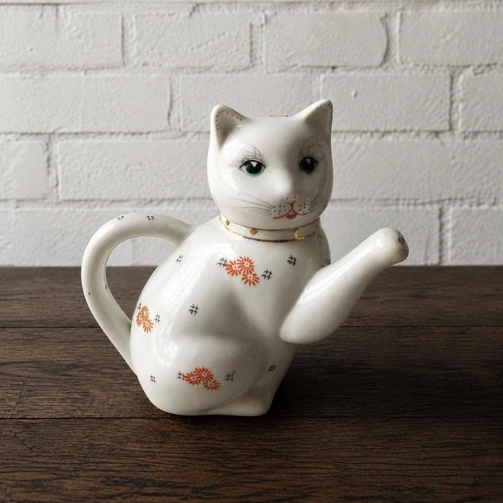 Vintage‎ 1970s Porcelain Cat Teapot Figural Made in China Cottagecore Cat Lover